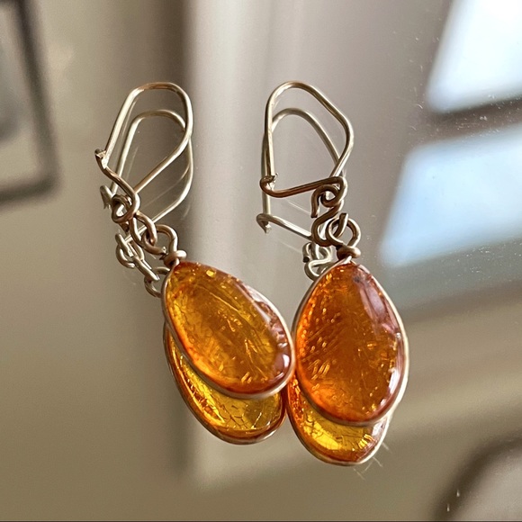 Vintage Honey Amber Drop Earrings - Picture 5 of 5